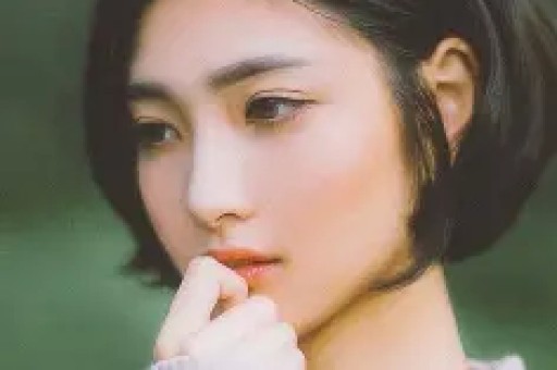 1天曝3大瓜！顶流女星签协议、约会激吻、知三当三各个炸裂