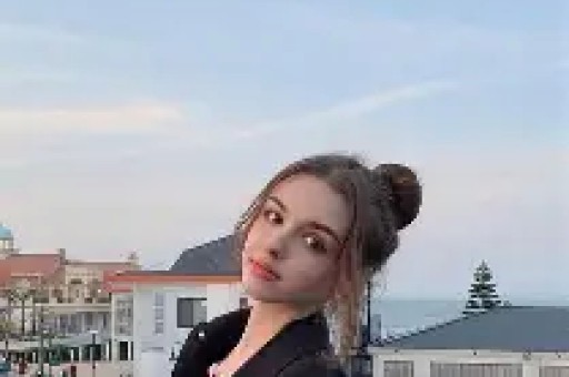 出道八年从不接吻戏被称最干净女演员的她凭啥让大导演抢着捧