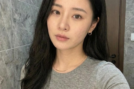 不到48小时3大瓜！编剧开撕白鹿94岁开演唱会黄晓明令人意外
