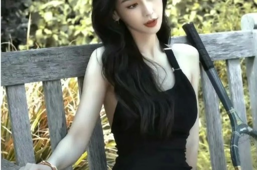 陪玩陪睡算啥？继人体盛宴、舔手指后艺人再曝阴暗面 秦岚被牵